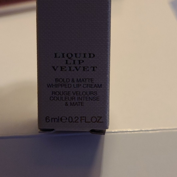 Burberry Velvet Lip Cream - Picture 6 of 7